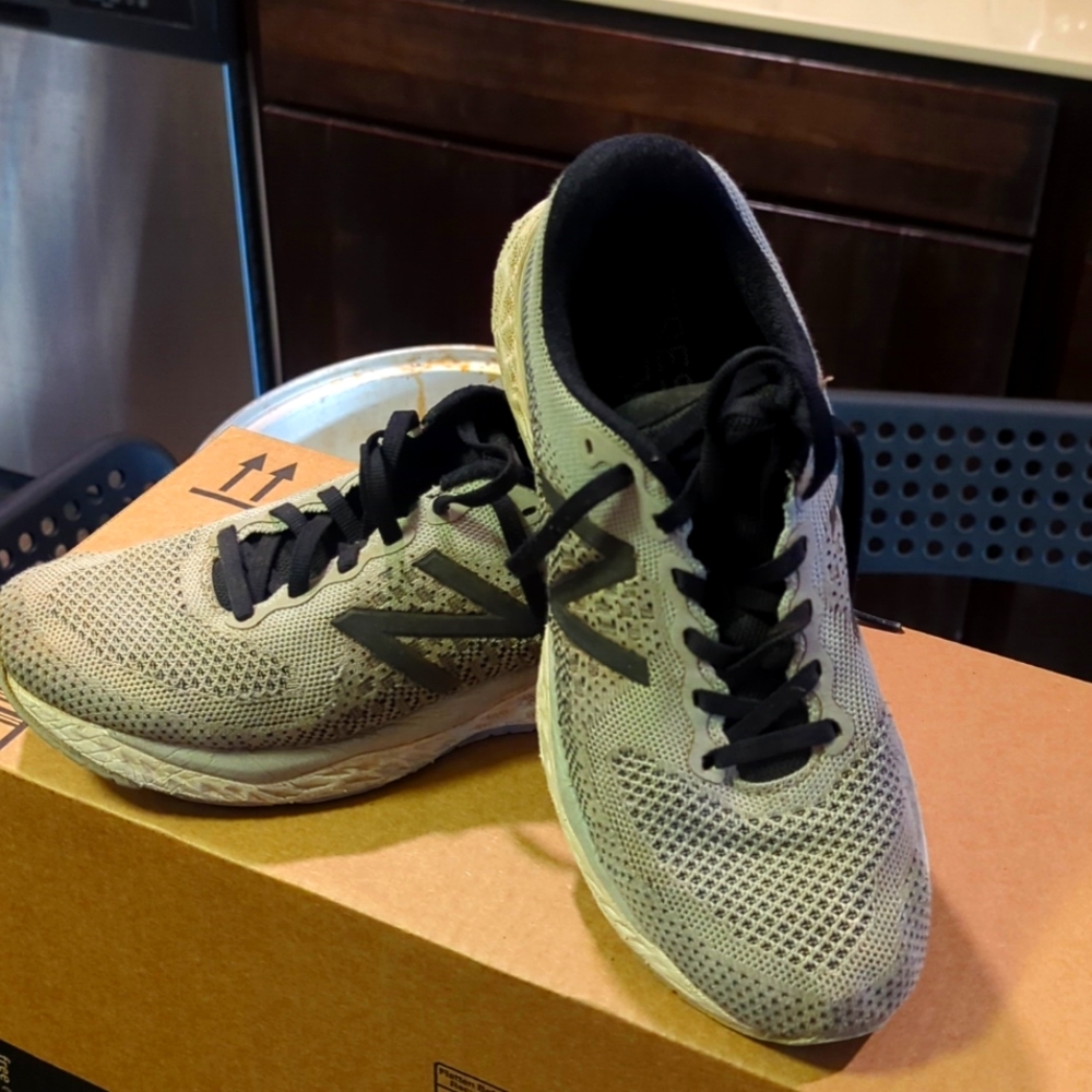 Women's New Balance 880 Running Shoes - Size 7.5, Grey/Black